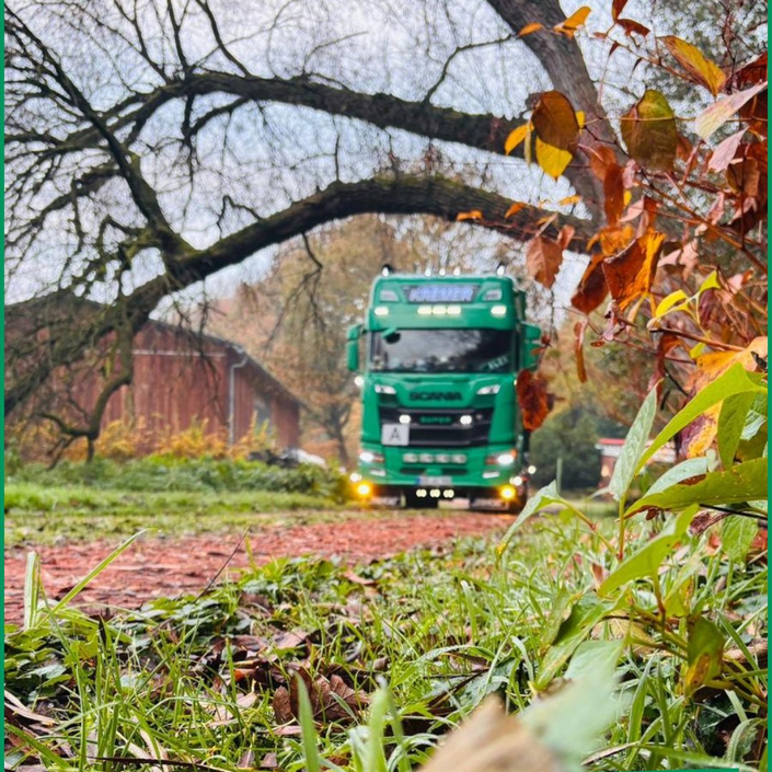 🍂 LKW-Liebe im Herbstmodus. 💚

Goldene Stimmung, volle Ladung – kommt gut in die Woche!

#kremer #greenteam...