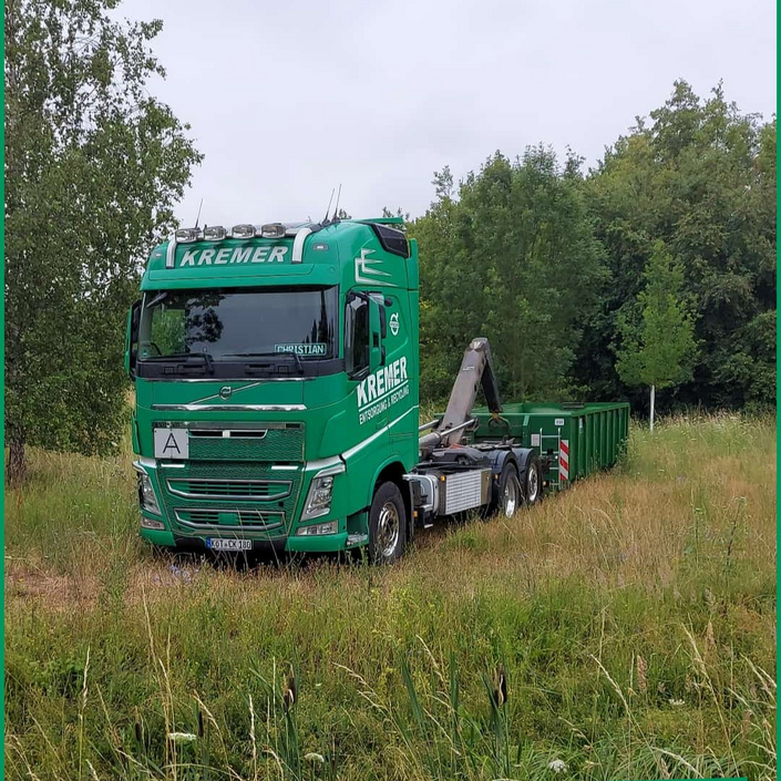 🌿 Container im Grünen 🚛

Die Natur zu erhalten ist wichtig, und deshalb sind richtige Entsorgung und Recycling...